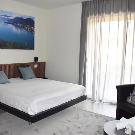 Апартаменти Baia Delle Rose Via Roma 111 Коста-Вольпіна Екстер'єр фото